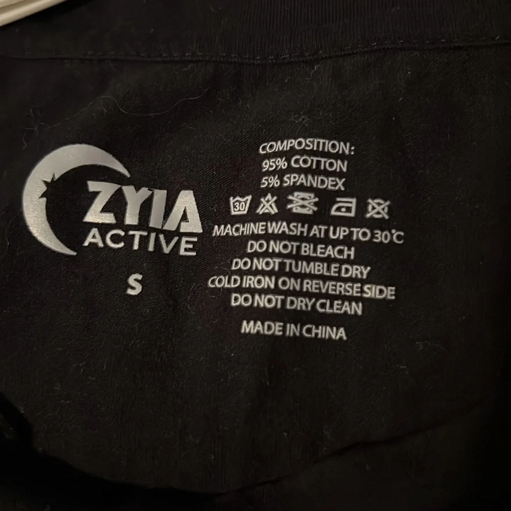 ZYIA ACTIVE Crescent Muscle Tank Black, Size Small - Picture 3 of 3